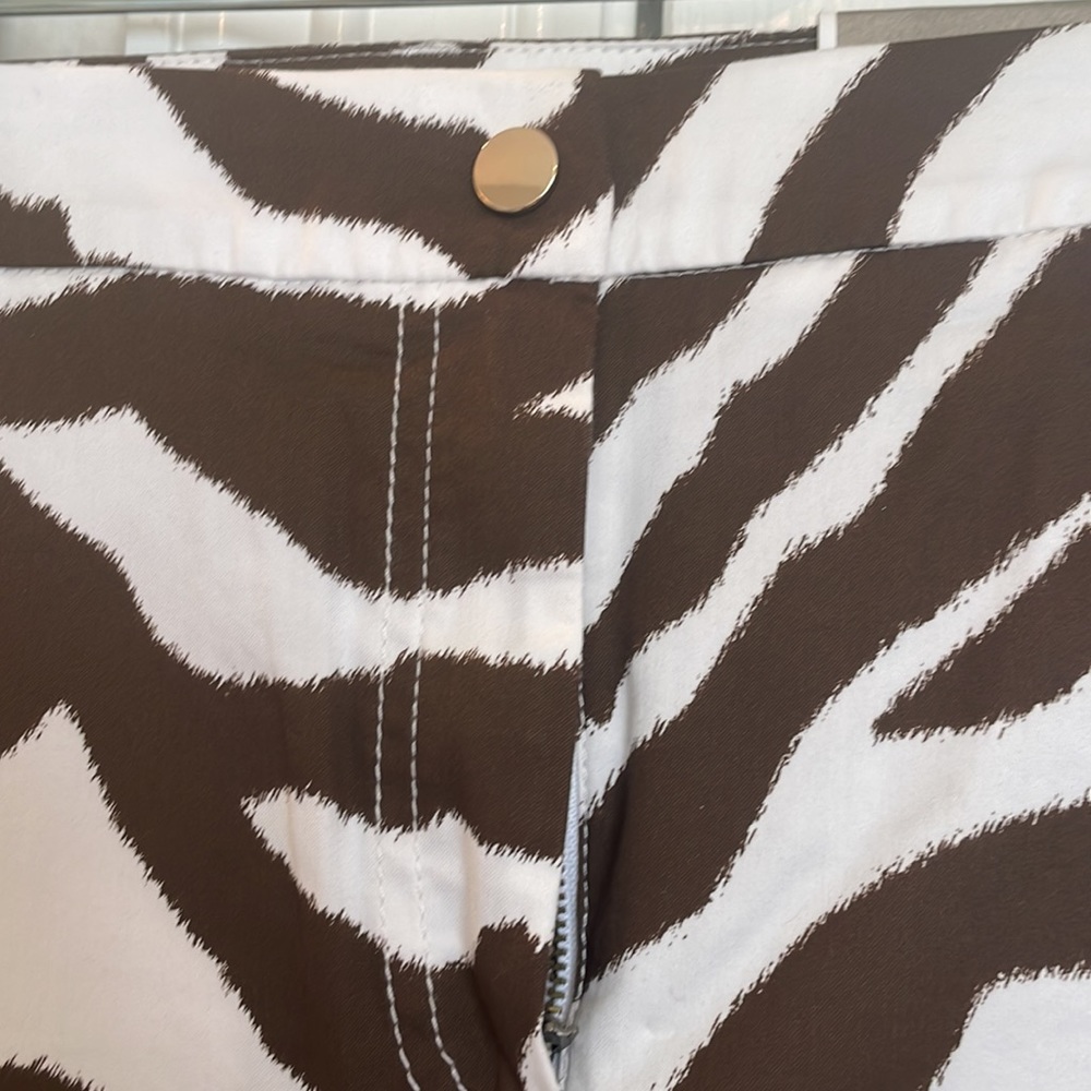 NWT brown & white zebra crop pant - Picture 2 of 9